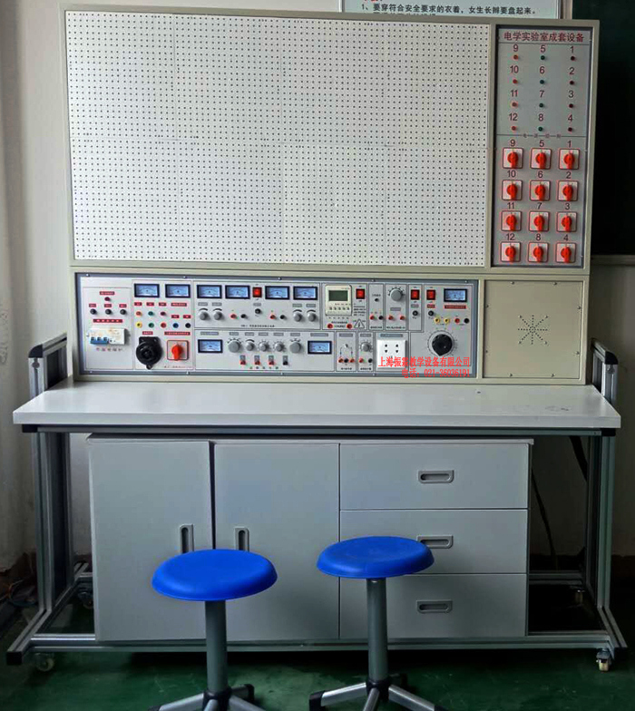 這一款是上海振霖教學(xué)設(shè)備公司生產(chǎn)的ZLCB-804型電工電子實(shí)驗(yàn)臺(tái)（教師桌）。